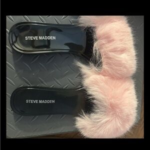 Steve Madden Fritzie Faux Fur
Slide Sandals Bubblegum Pink Women's 7 NIB